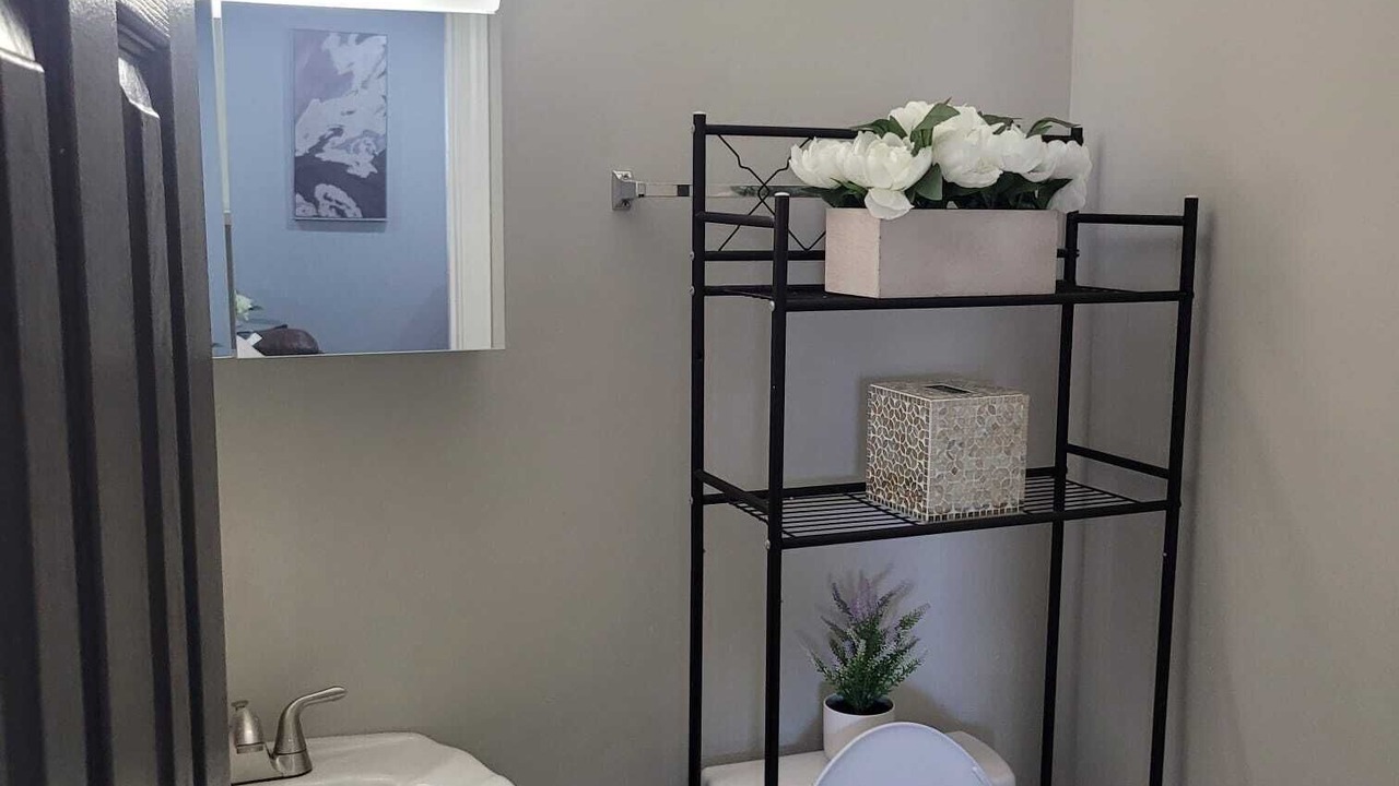 Photo of Bathroom in Summit Station