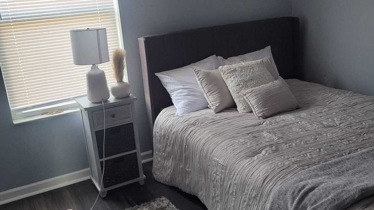 Photo of Bedroom in Summit Station