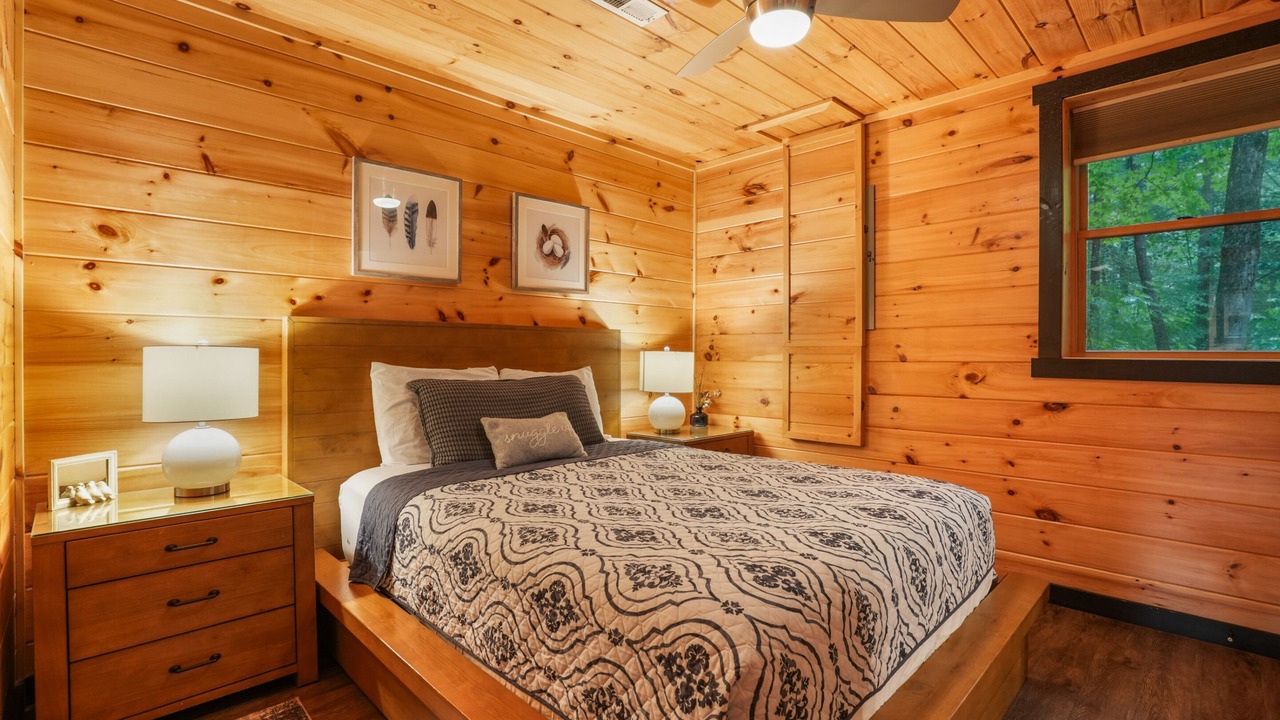 Photo of Bedroom in Sugar Grove