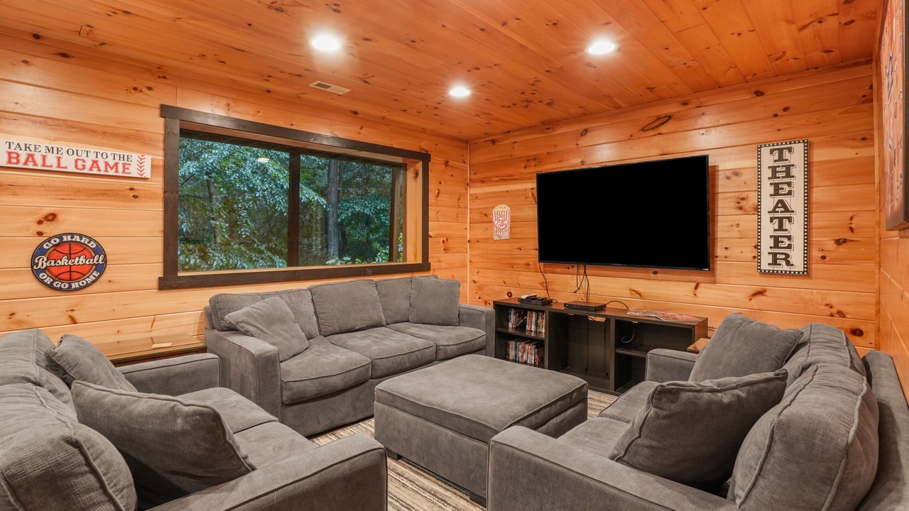 Photo of Livingroom in Sugar Grove