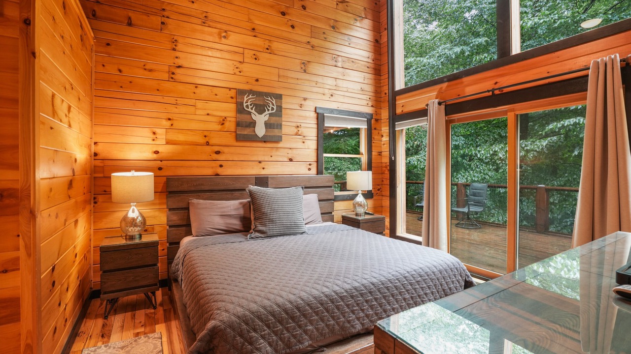 Photo of Bedroom in Sugar Grove