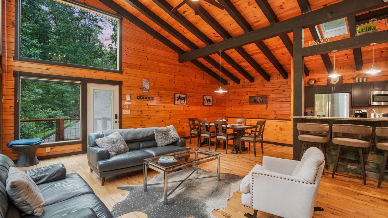 Photo of Livingroom in Sugar Grove