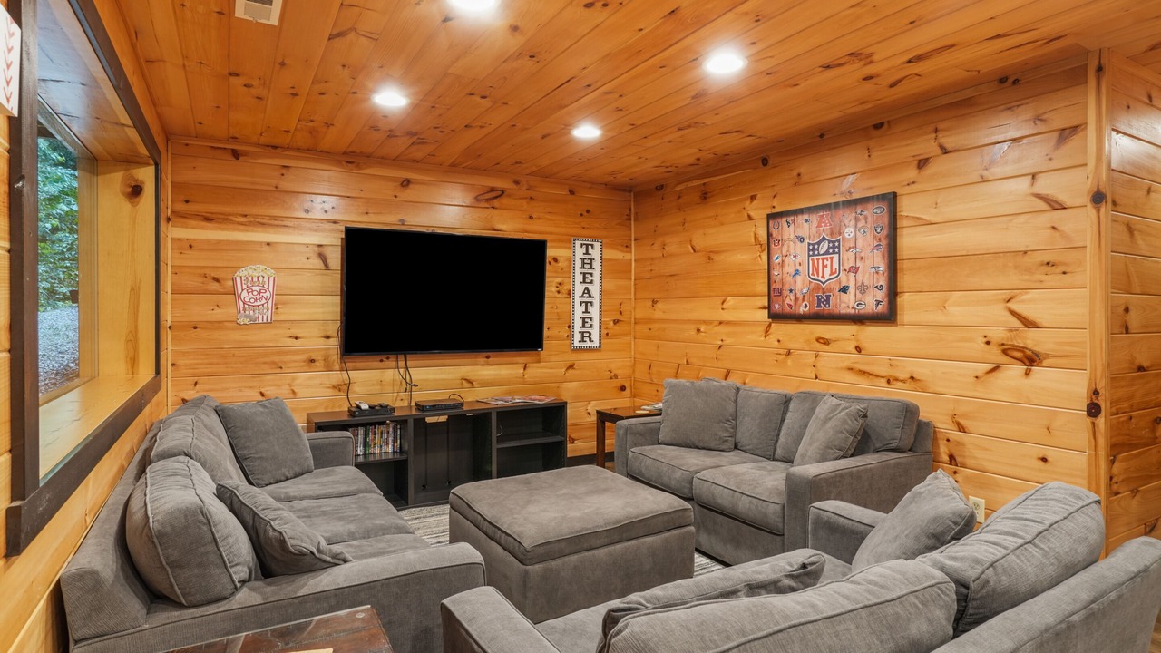 Photo of Livingroom in Sugar Grove