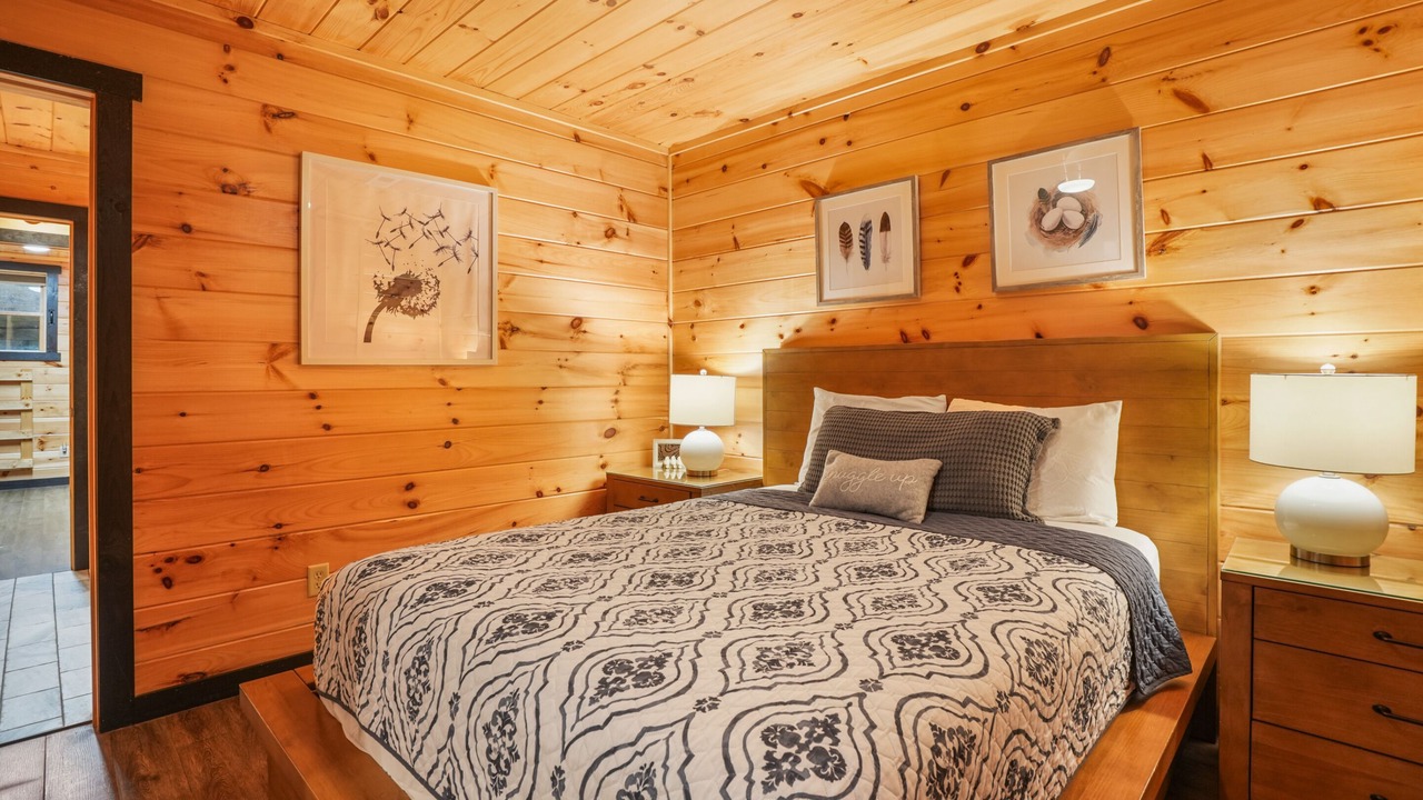 Photo of Bedroom in Sugar Grove