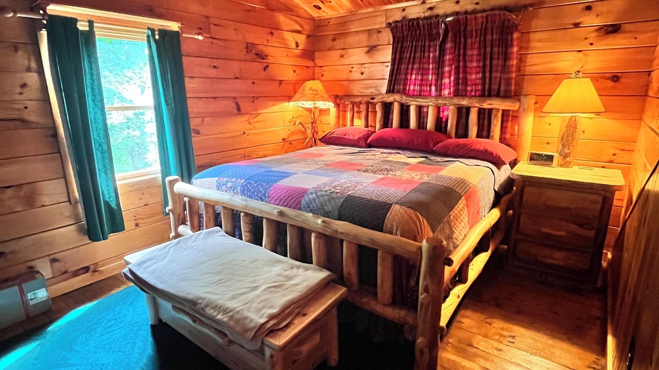 Photo of Bedroom in Long Eddy