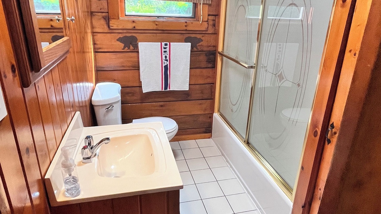 Photo of Bathroom in Long Eddy
