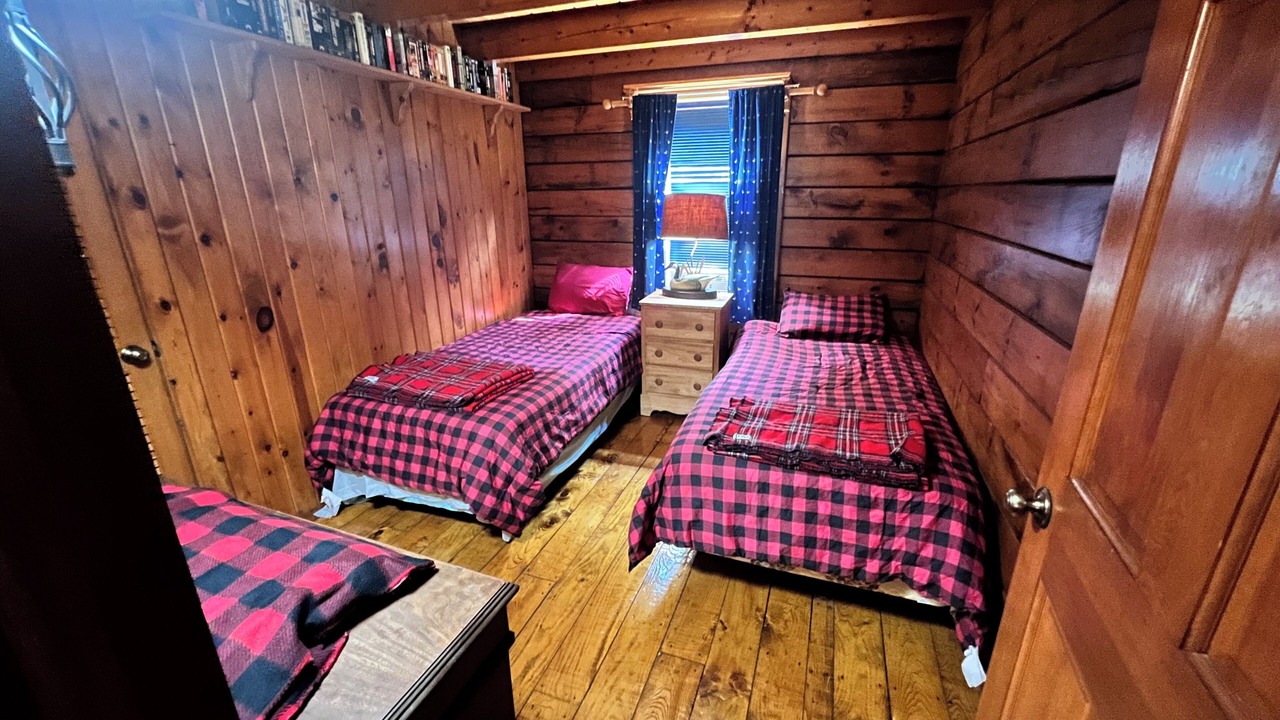 Photo of Bedroom in Long Eddy