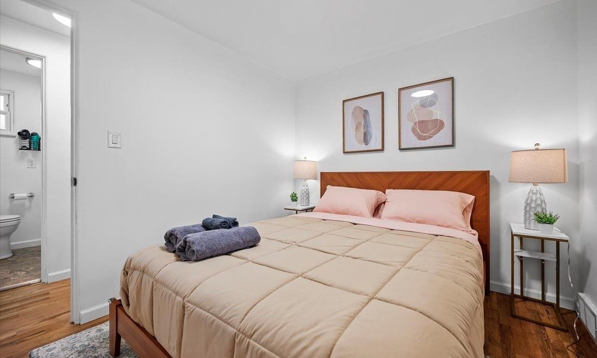 Photo of Bedroom in Squirrel Hill South