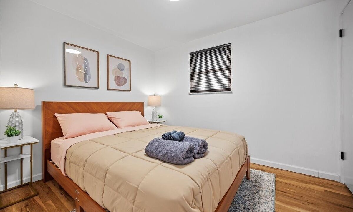 Photo of Bedroom in Squirrel Hill South