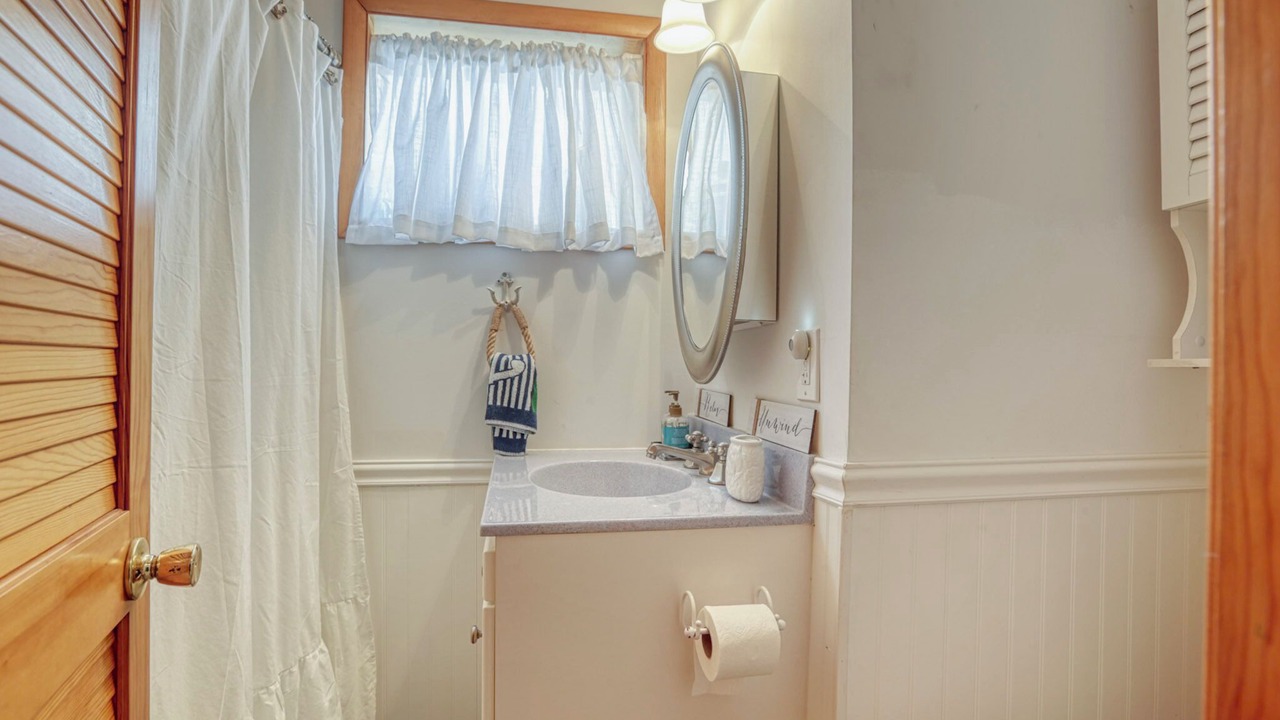 Photo of Bathroom in Mystic Island