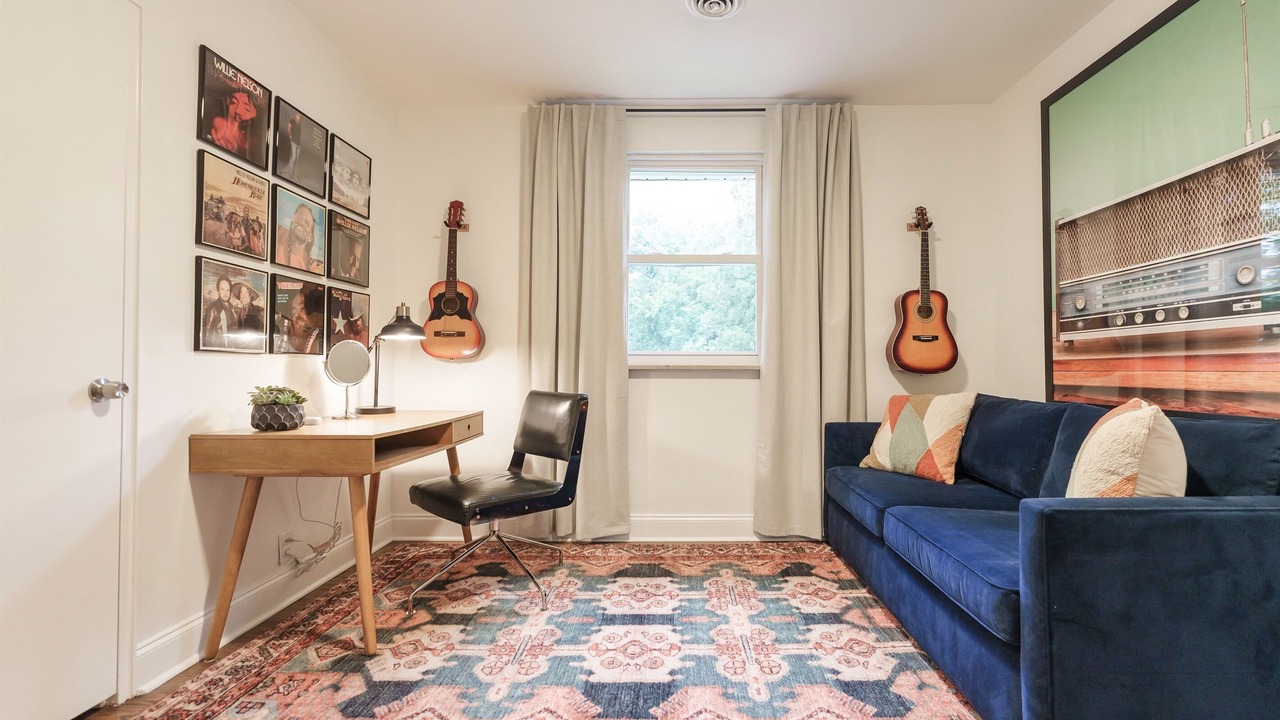 Photo of Bedroom in Inglewood