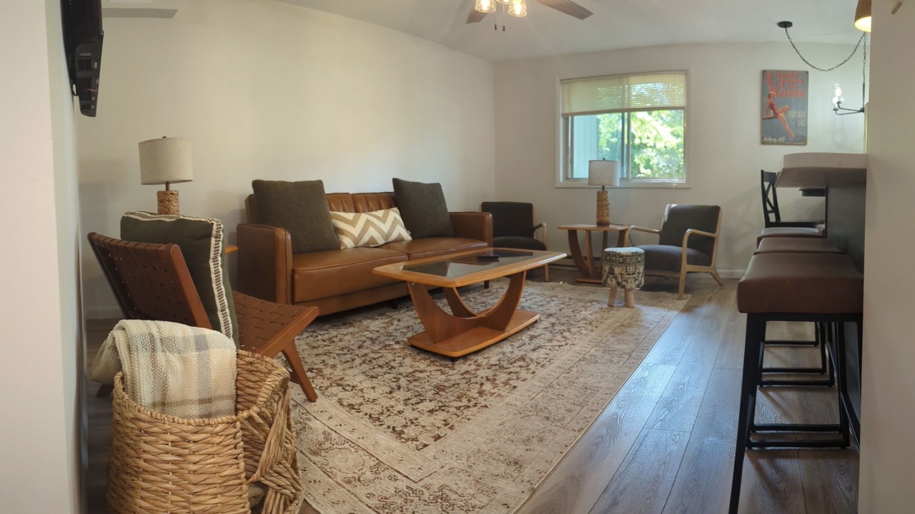 Photo of Livingroom in McHenry