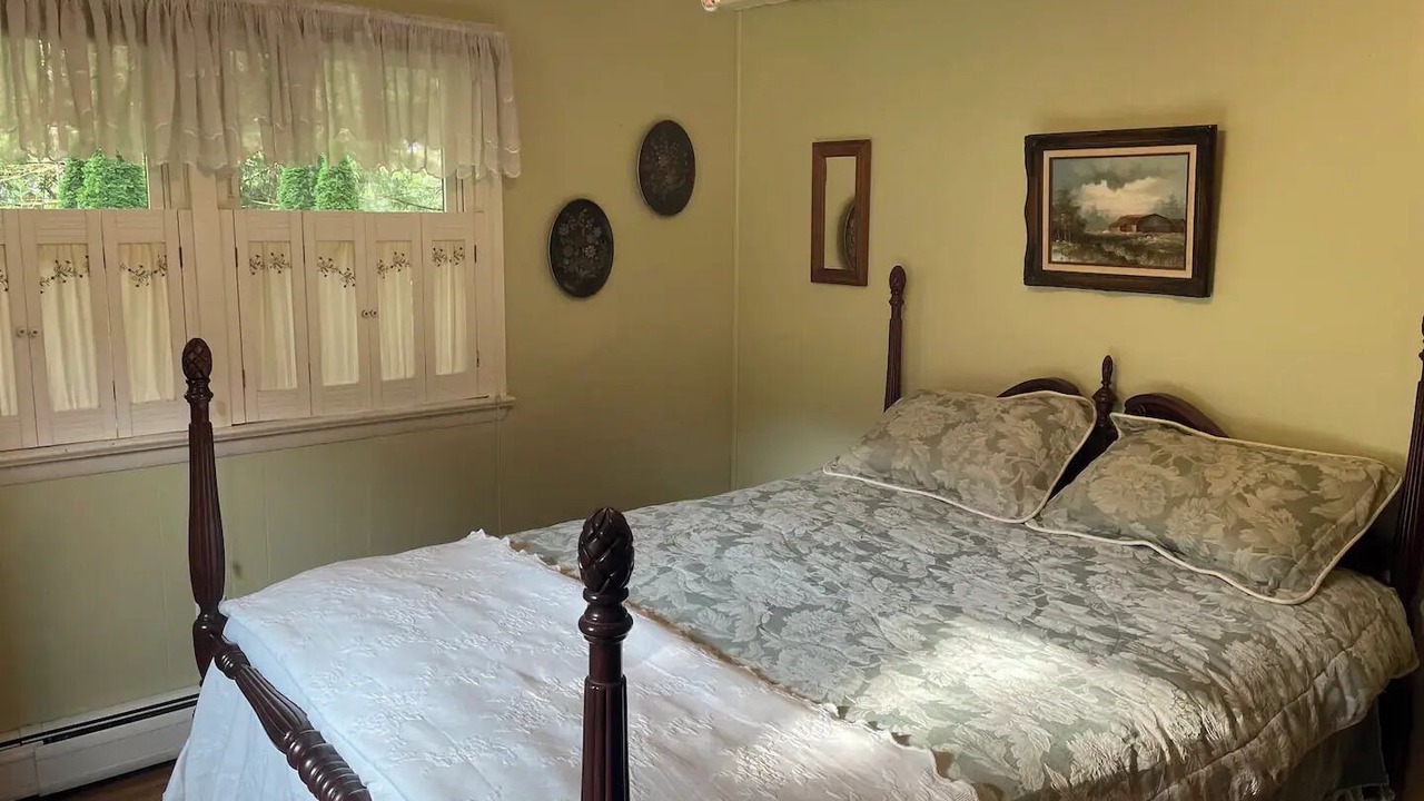 Photo of Bedroom in Jersey Shore