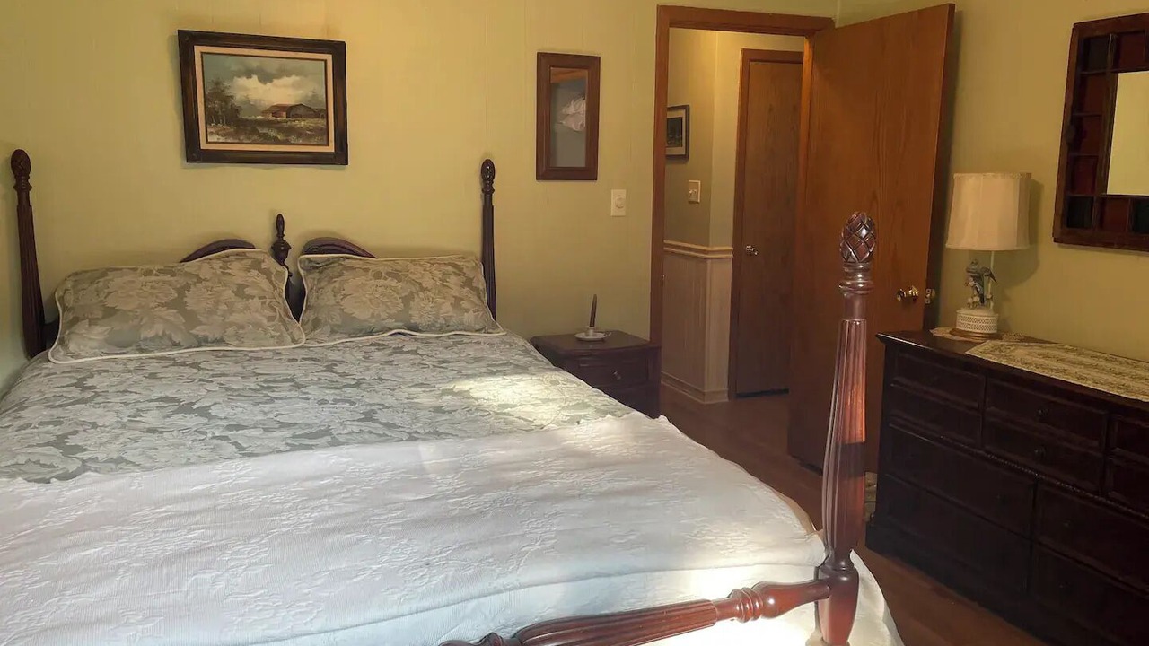 Photo of Bedroom in Jersey Shore