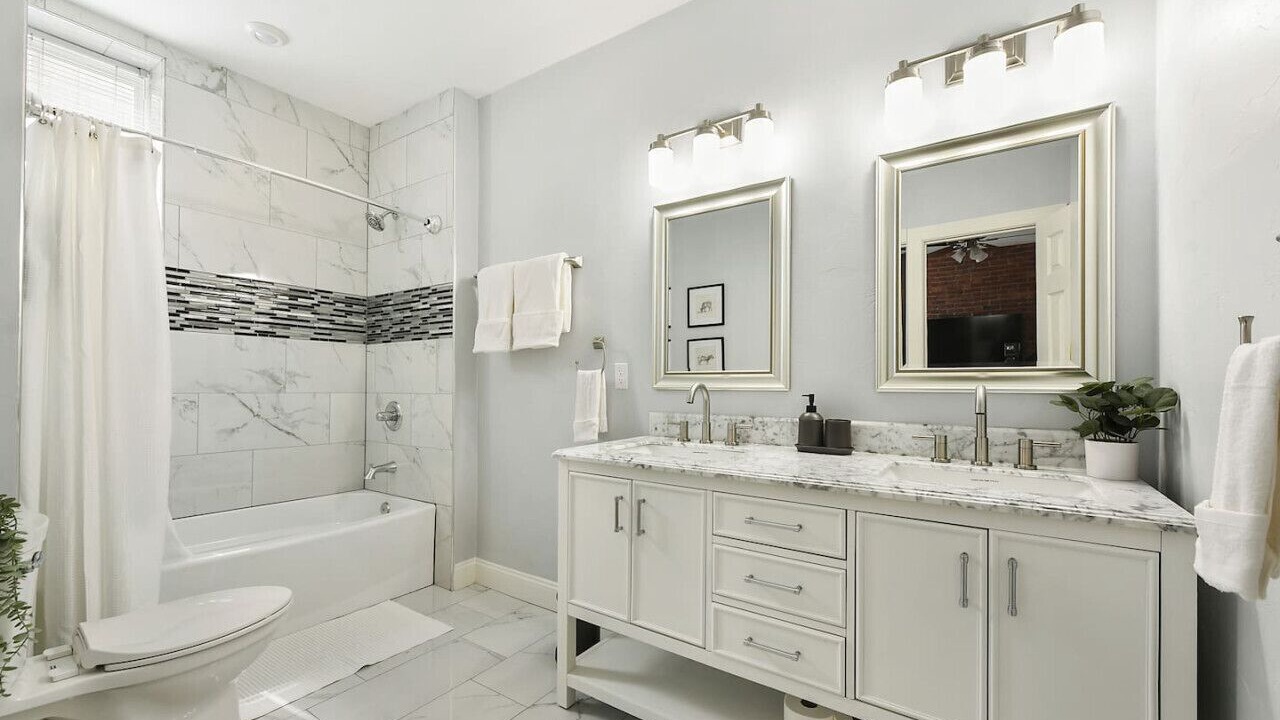 Photo of Bathroom in Point Breeze North
