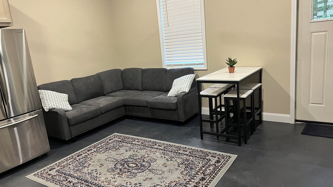 Photo of Livingroom in Warren