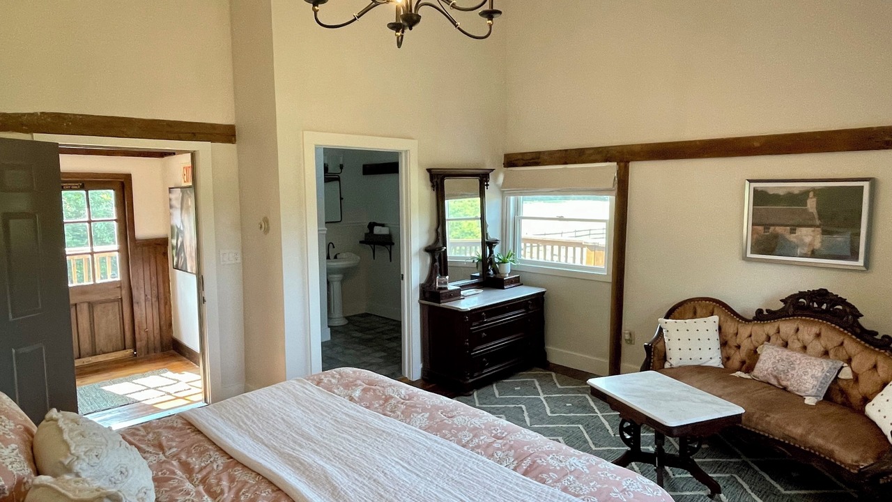 Photo of Bedroom in Blooming Glen