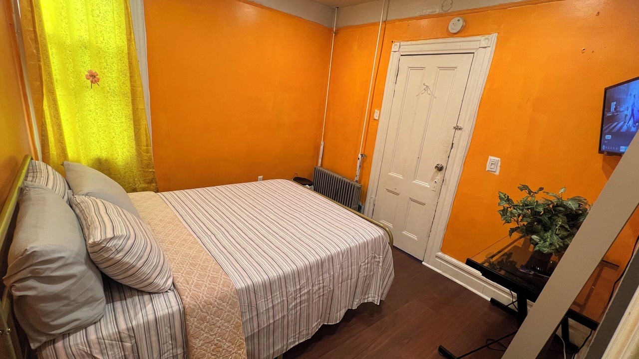 Photo of Bedroom in Newark