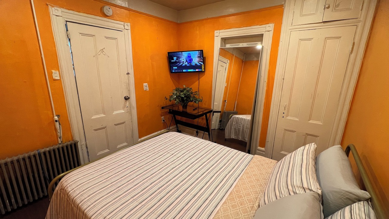 Photo of Bedroom in Newark