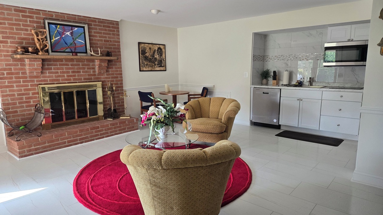 Photo of Livingroom in Brookeville