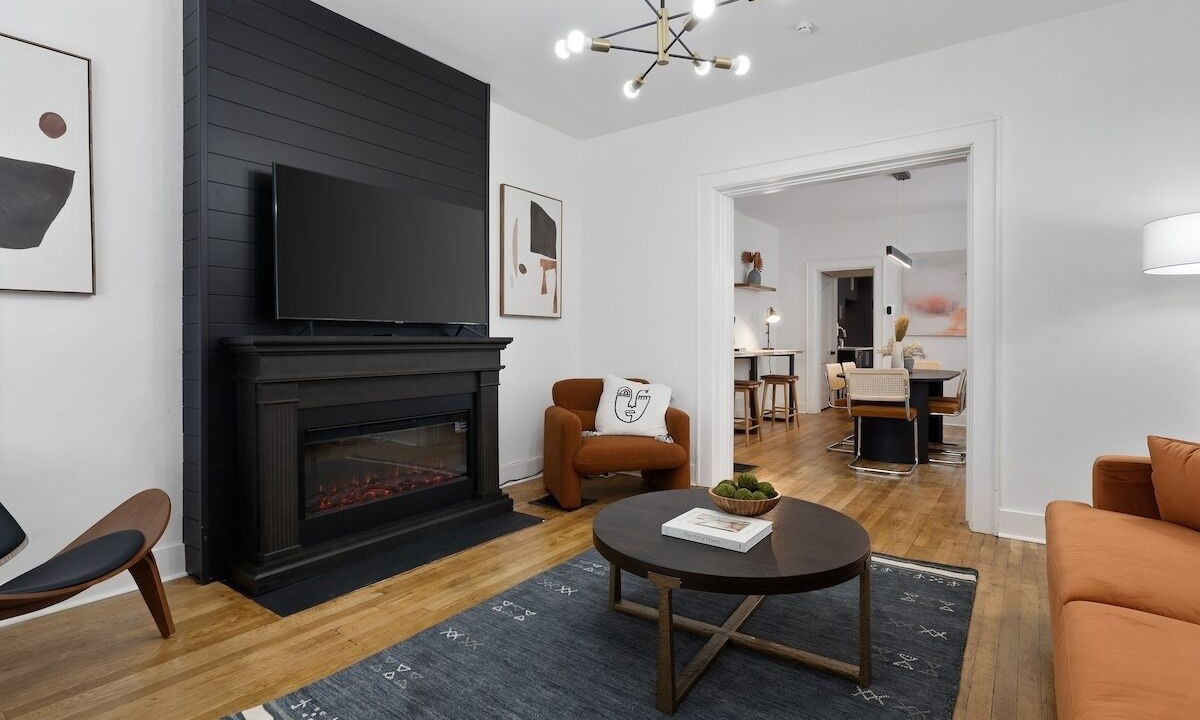 Photo of Livingroom in University District
