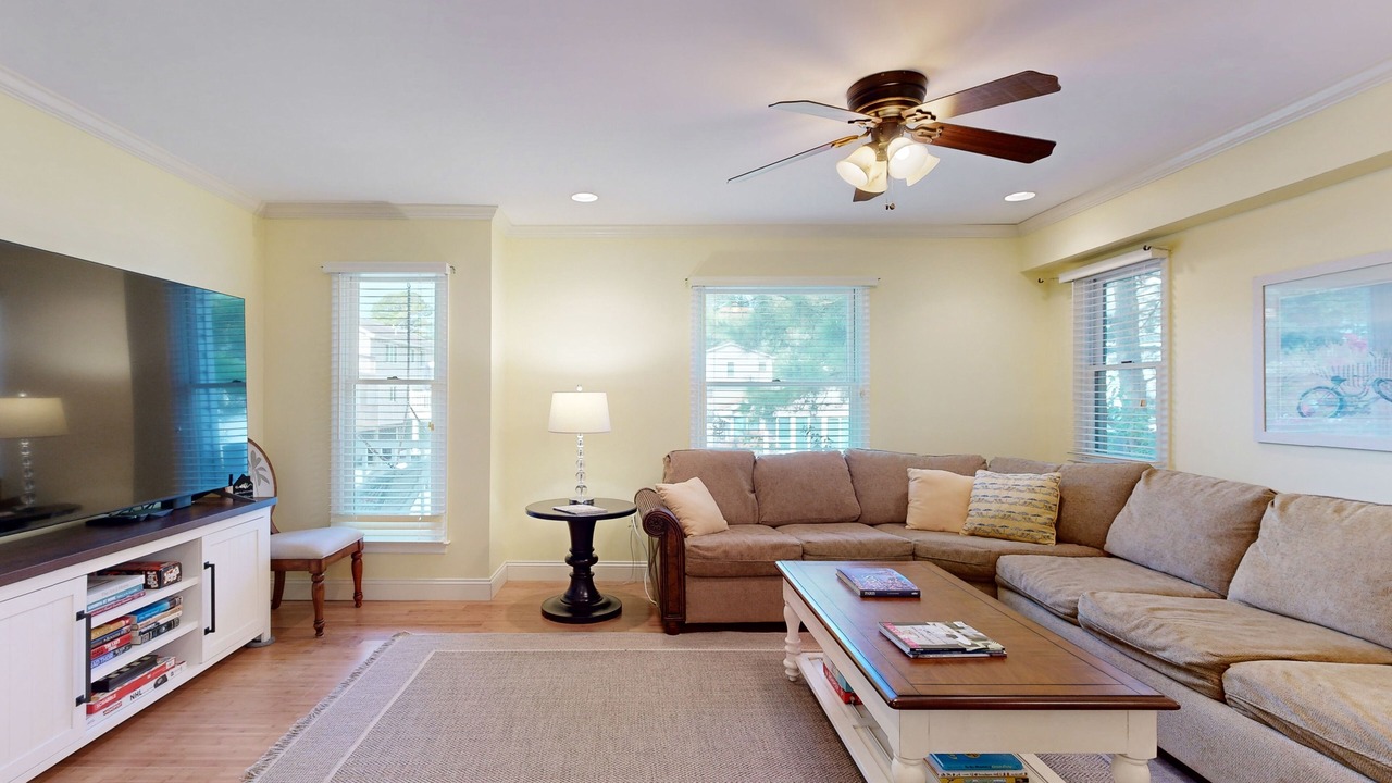 Photo of Livingroom in Sandpiper Pines