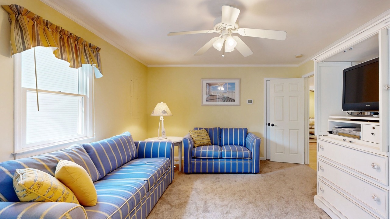 Photo of Livingroom in Sandpiper Pines