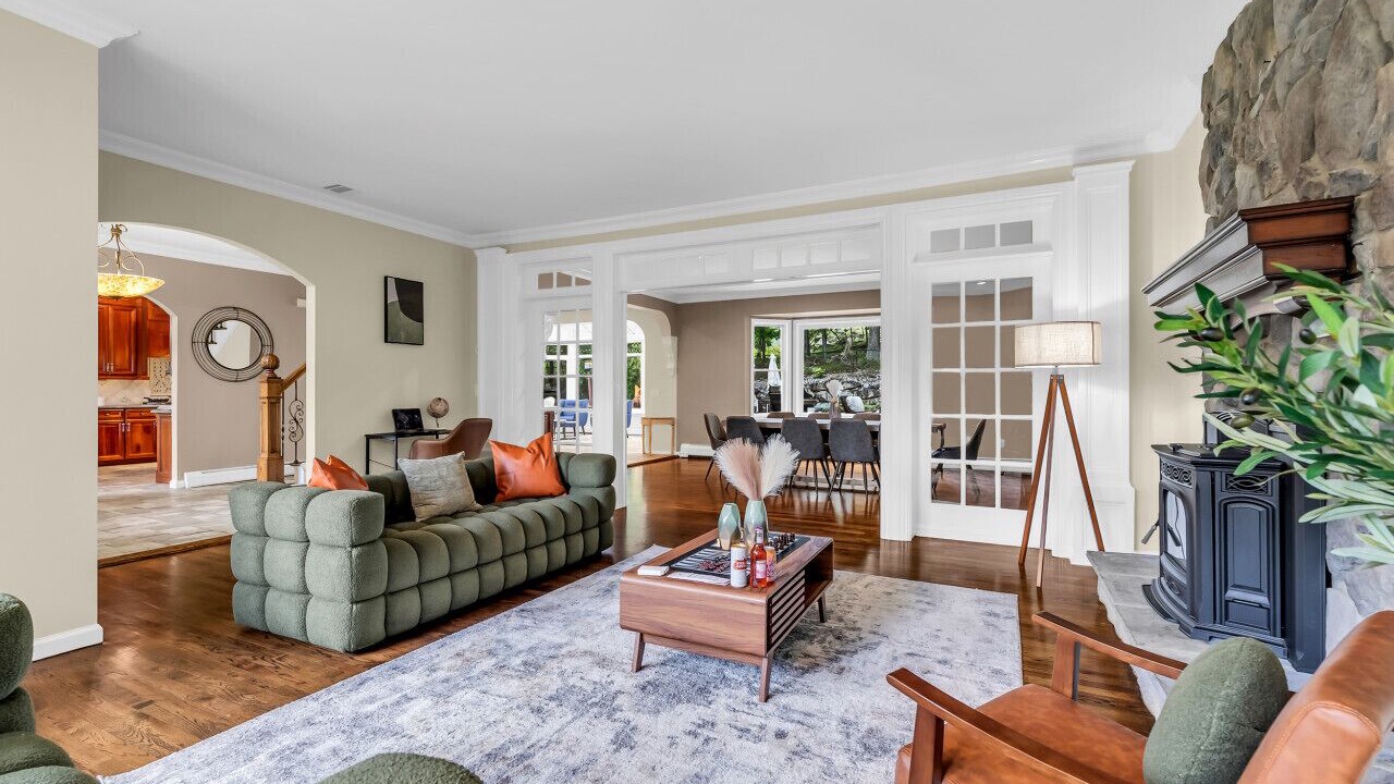 Photo of Livingroom in Stony Point