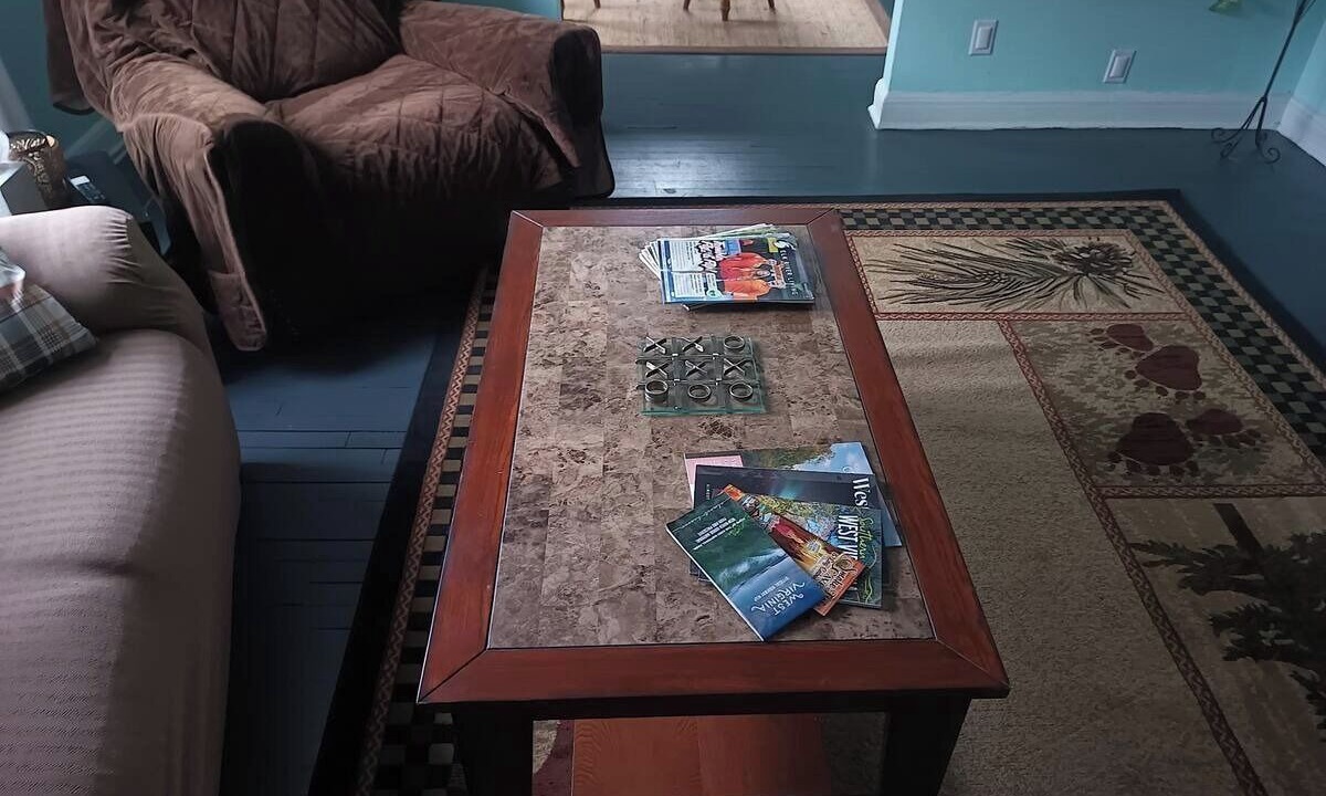 Photo of Livingroom in Clendenin