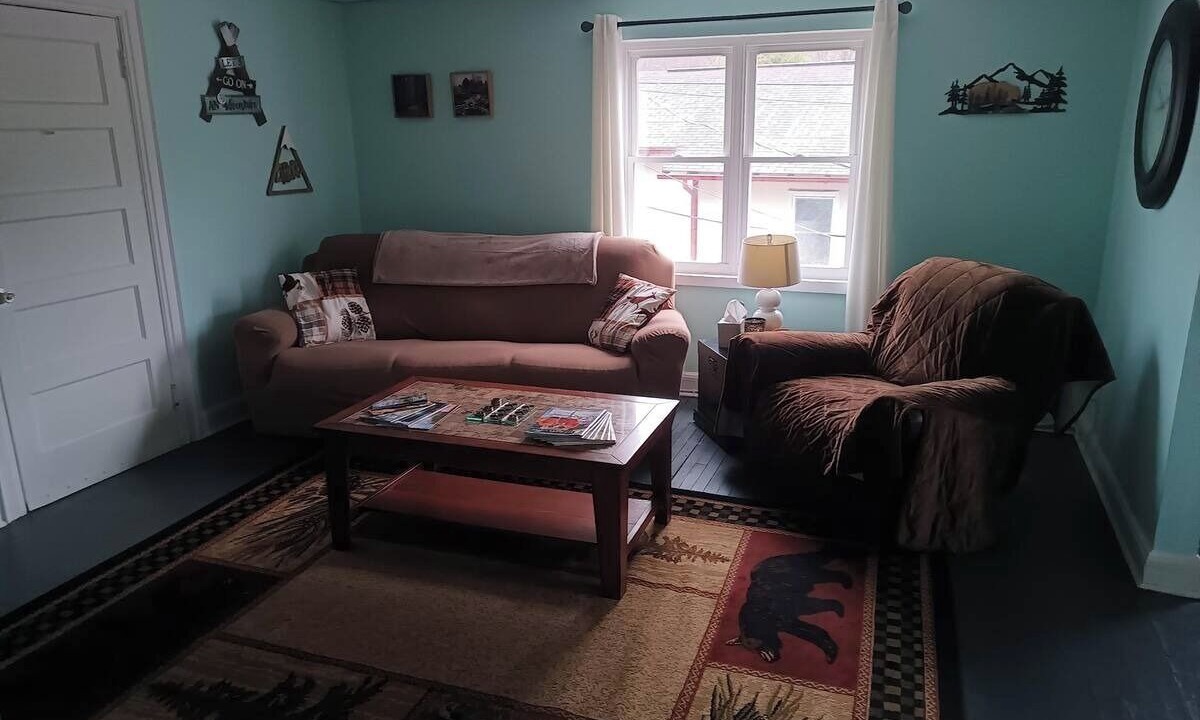 Photo of Livingroom in Clendenin