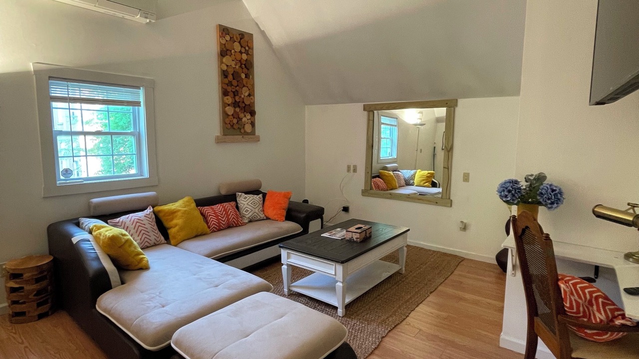 Photo of Livingroom in Erie