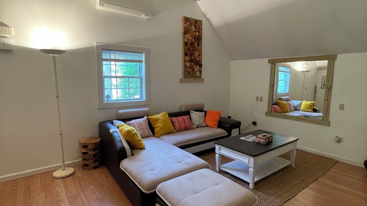 Photo of Livingroom in Erie