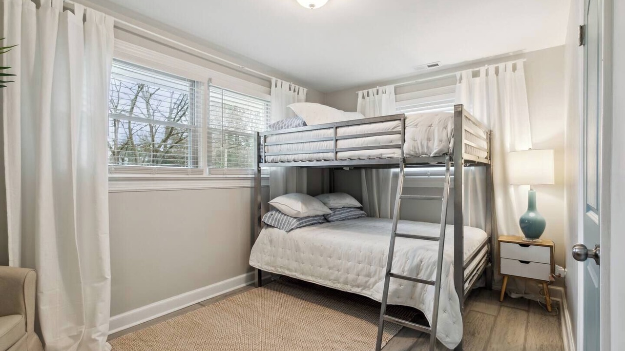 Photo of Bedroom in Buckroe Beach