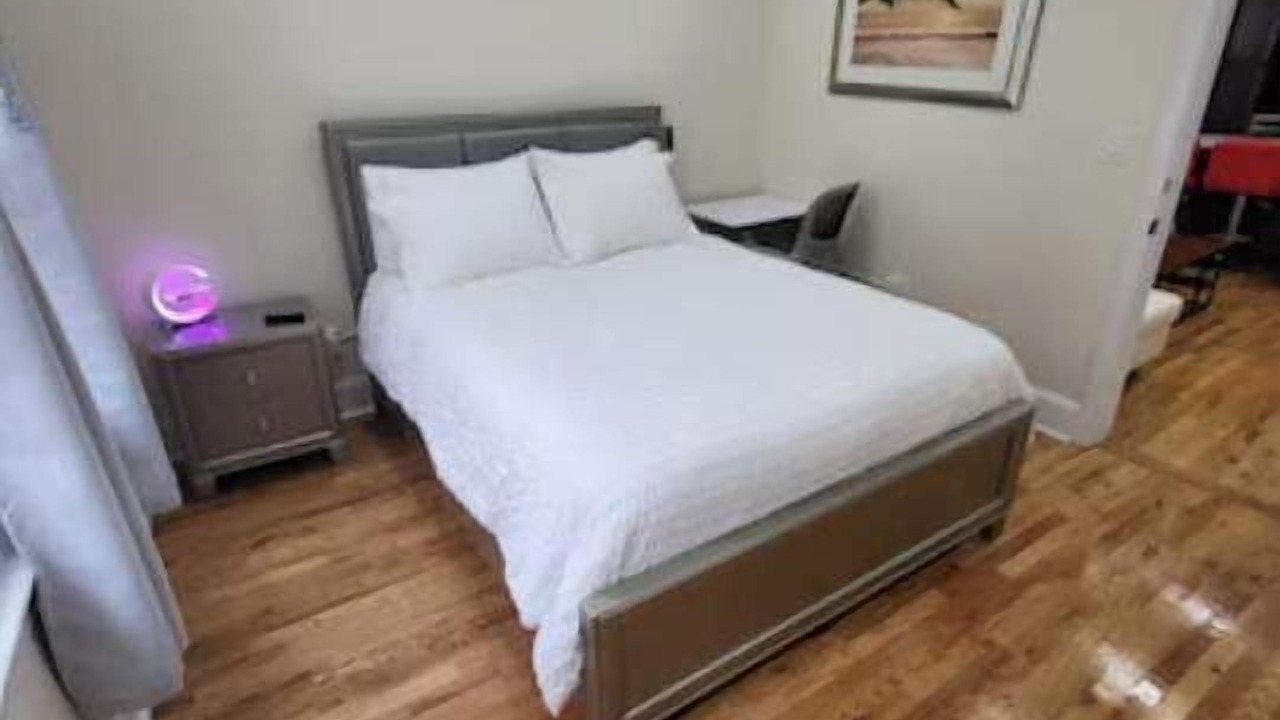Photo of Bedroom in Newark