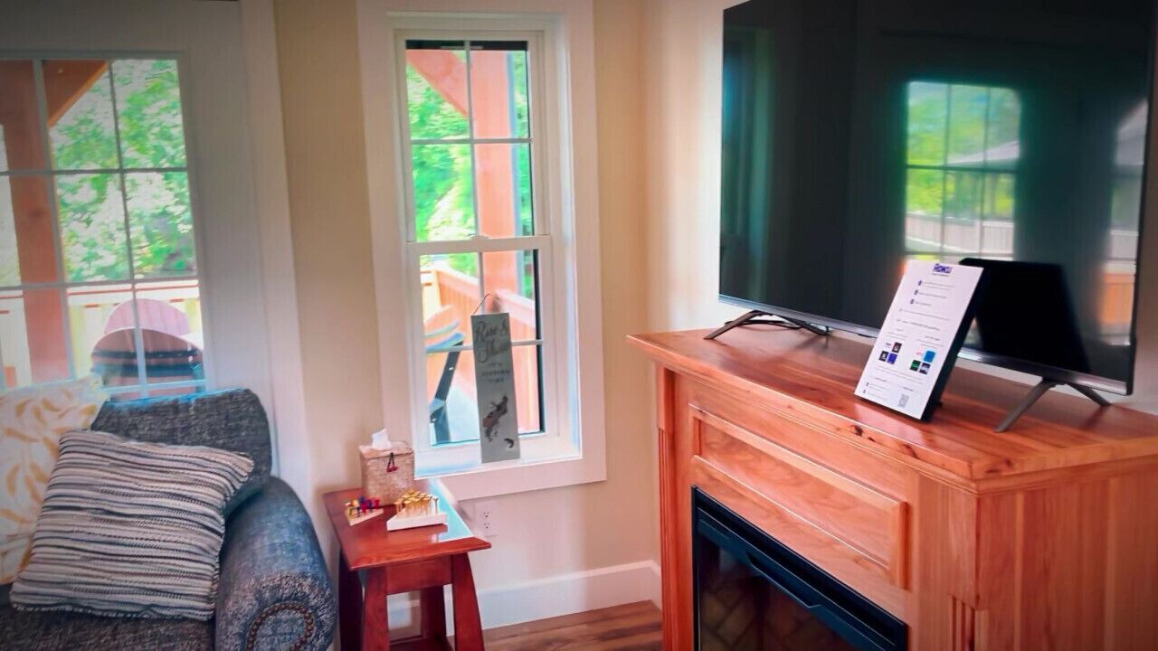 Photo of Livingroom in Millersburg