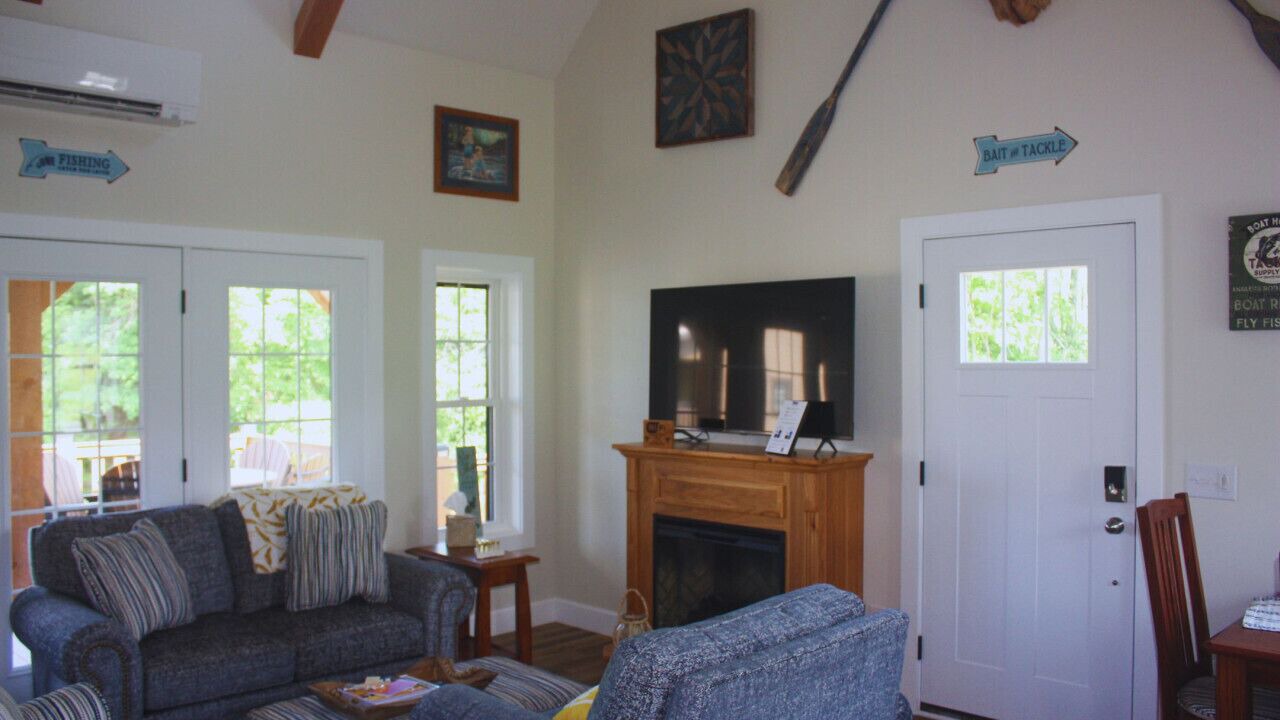 Photo of Livingroom in Millersburg