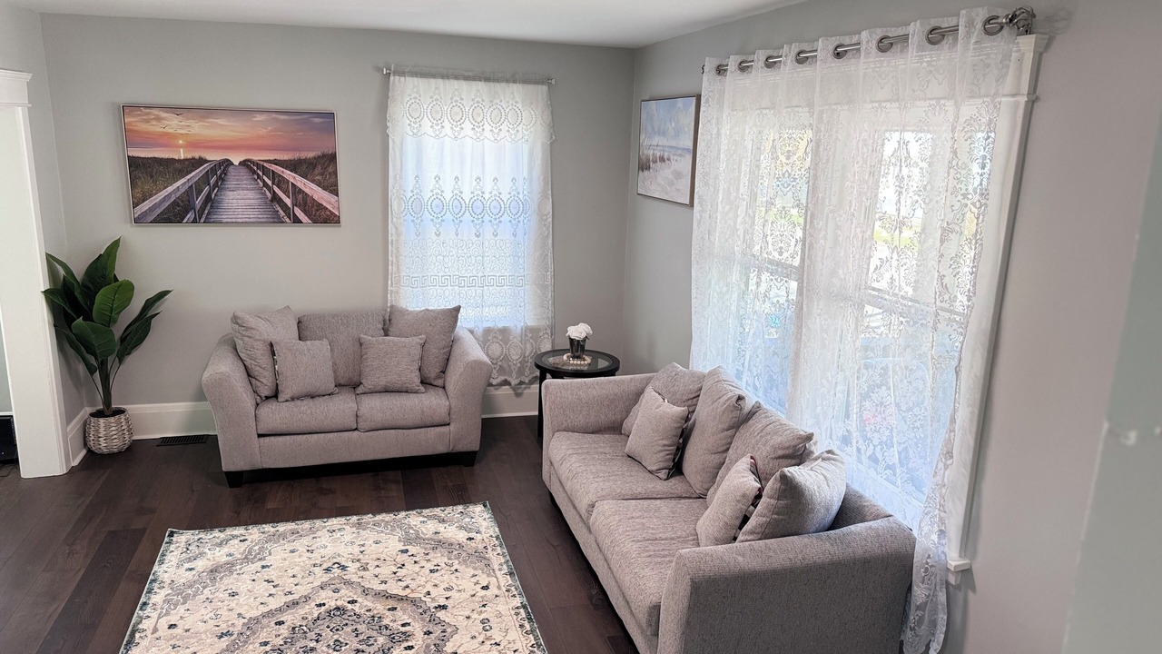Photo of Livingroom in Erie