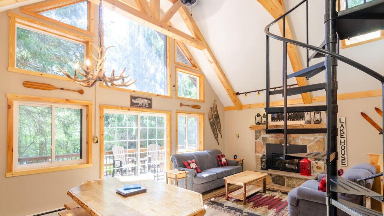 Photo of Livingroom in Lake Harmony Estates