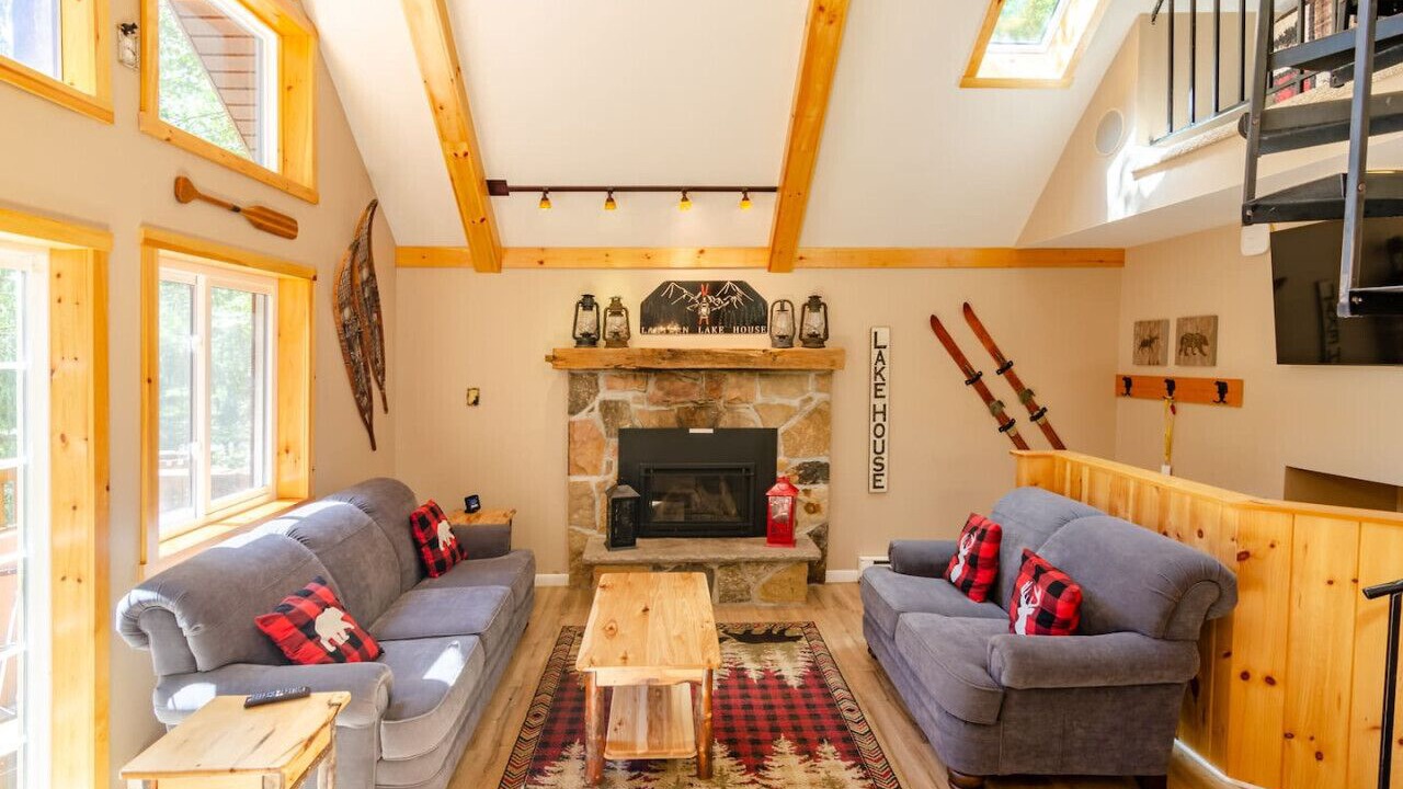 Photo of Livingroom in Lake Harmony Estates