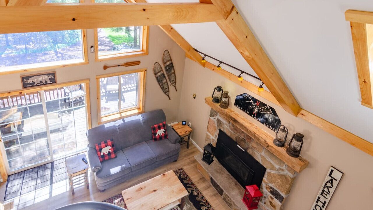 Photo of Livingroom in Lake Harmony Estates