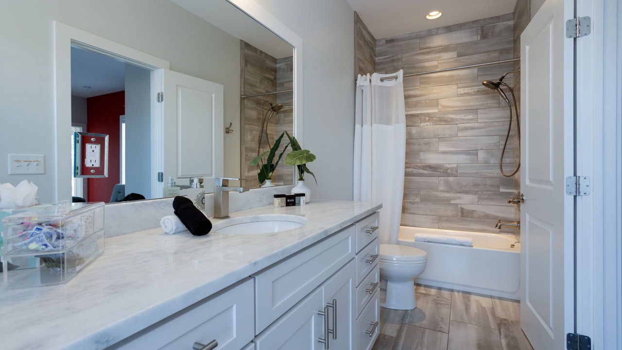 Photo of Bathroom in Shelby Hills