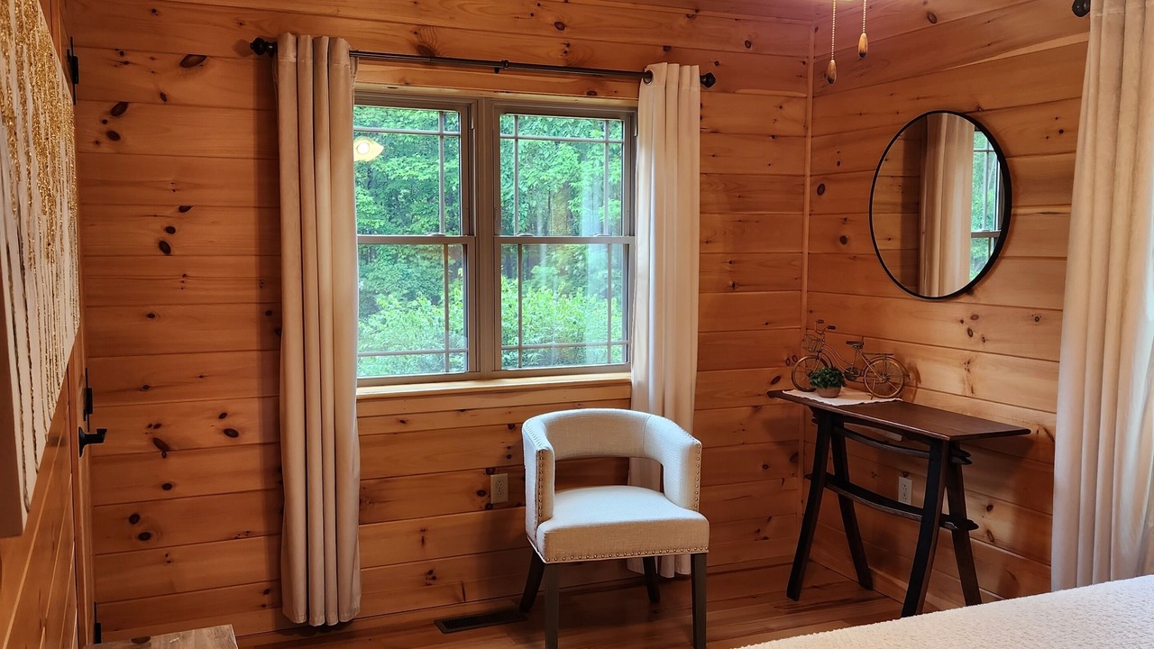 Photo of Bedroom in Manns Choice