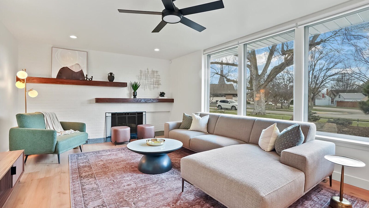Photo of Livingroom in North End