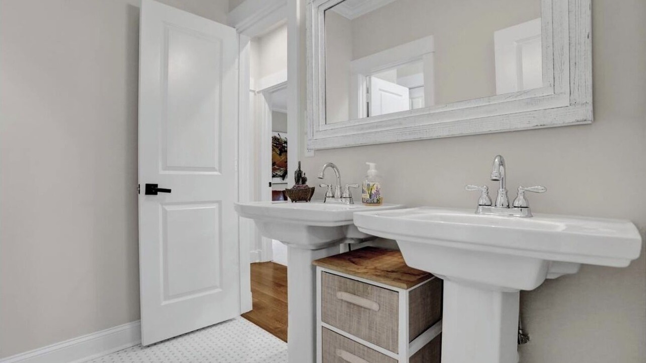 Photo of Bathroom in University District