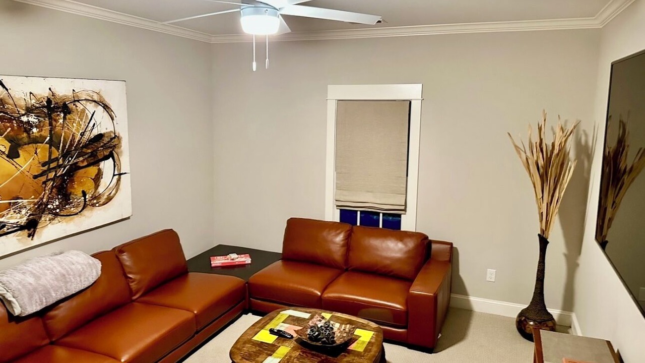 Photo of Livingroom in University District