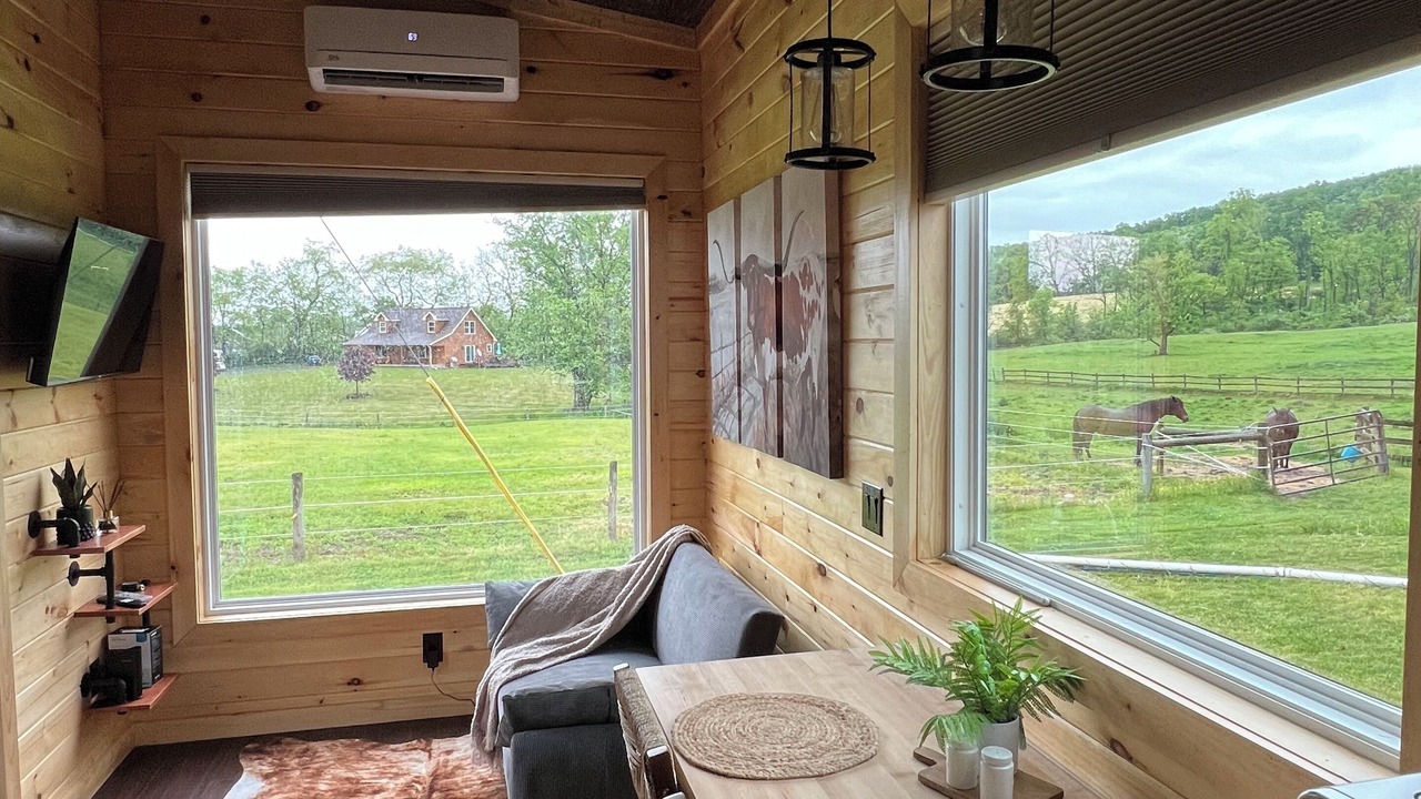 Photo of Livingroom in West Milton