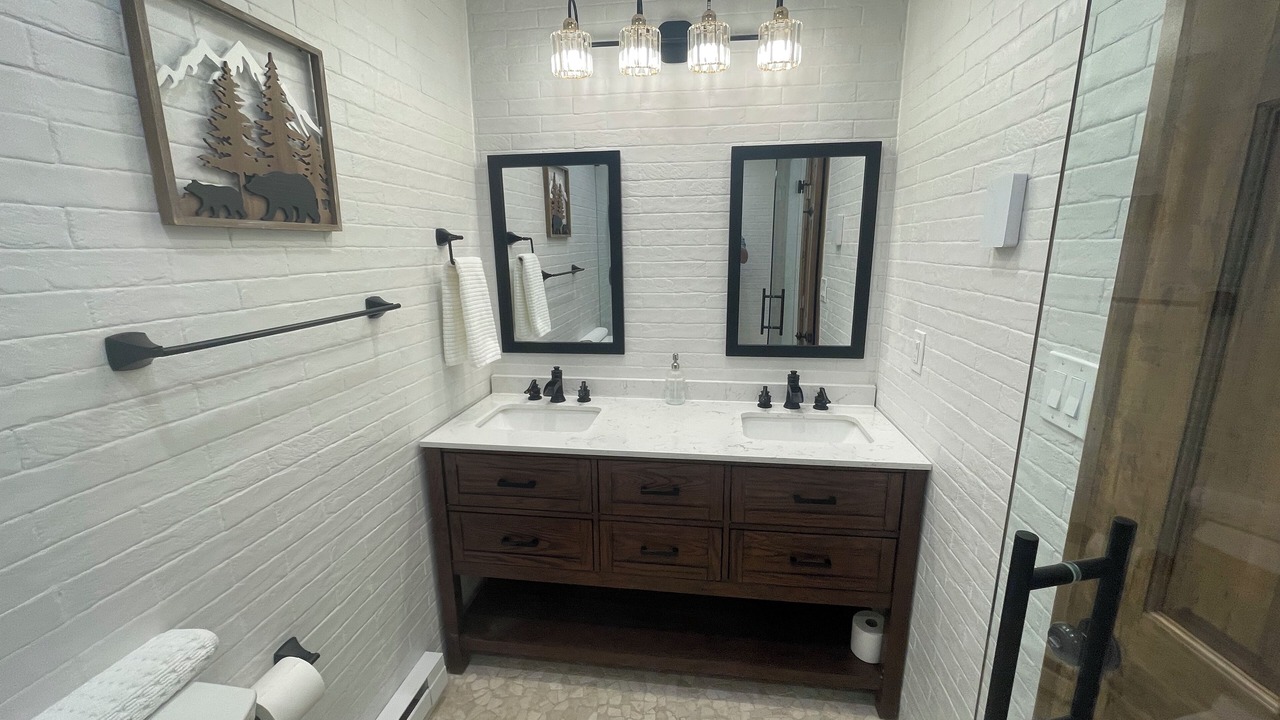 Photo of Bathroom in Rowland