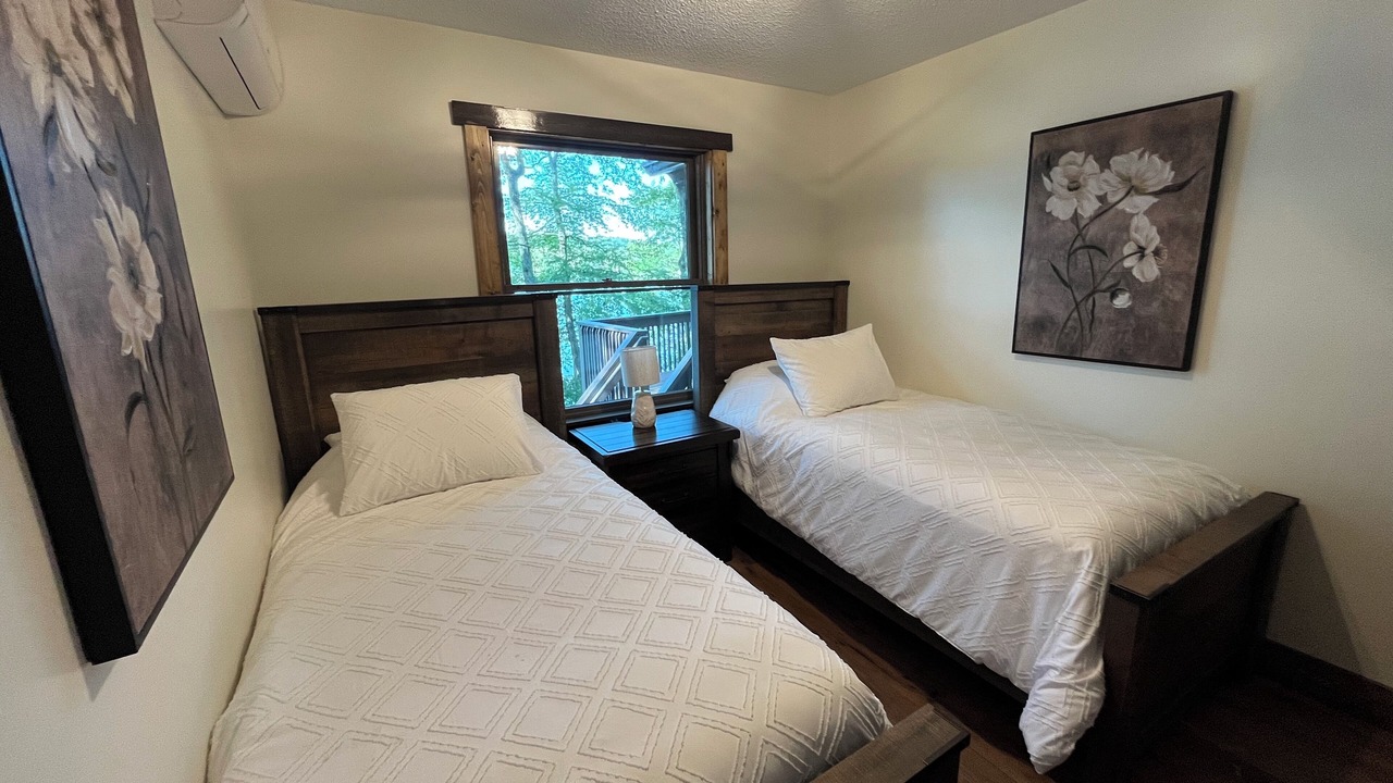 Photo of Bedroom in Rowland