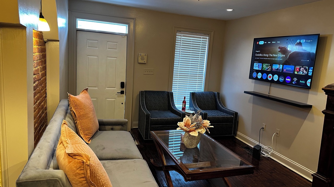 Photo of Livingroom in Downtown Baltimore