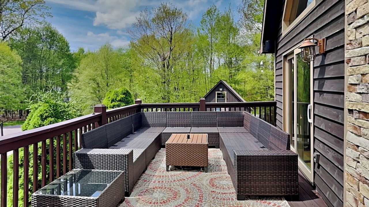 Photo of Patio Balcony in Mountainside